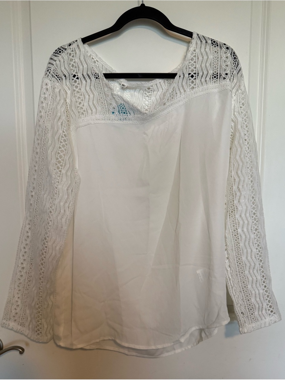 White Lace Yoke Long Sleeve Women's Top